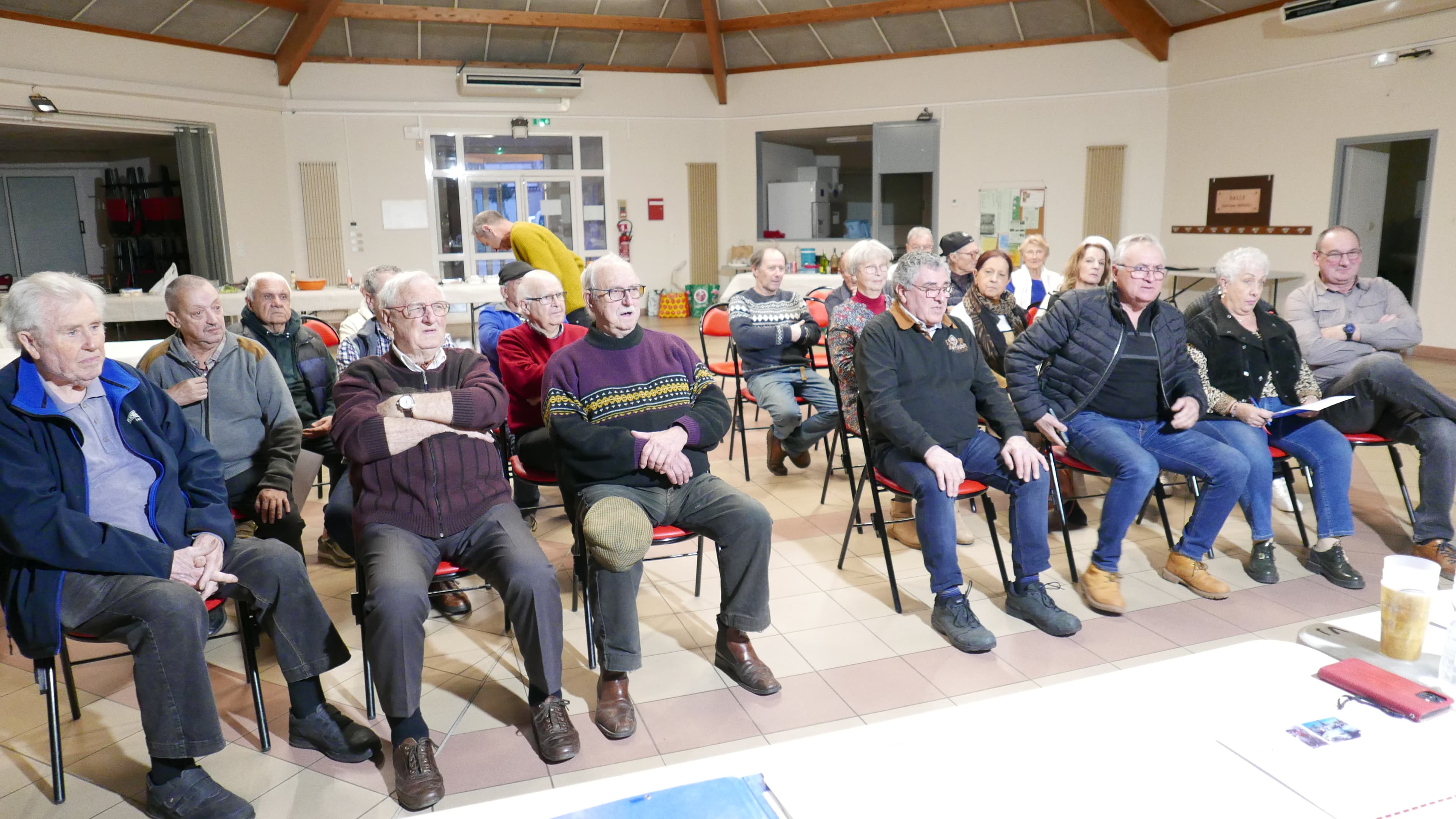 Photo 1 - assemblée générale à Juvignac, salle Jean Louis Herrault