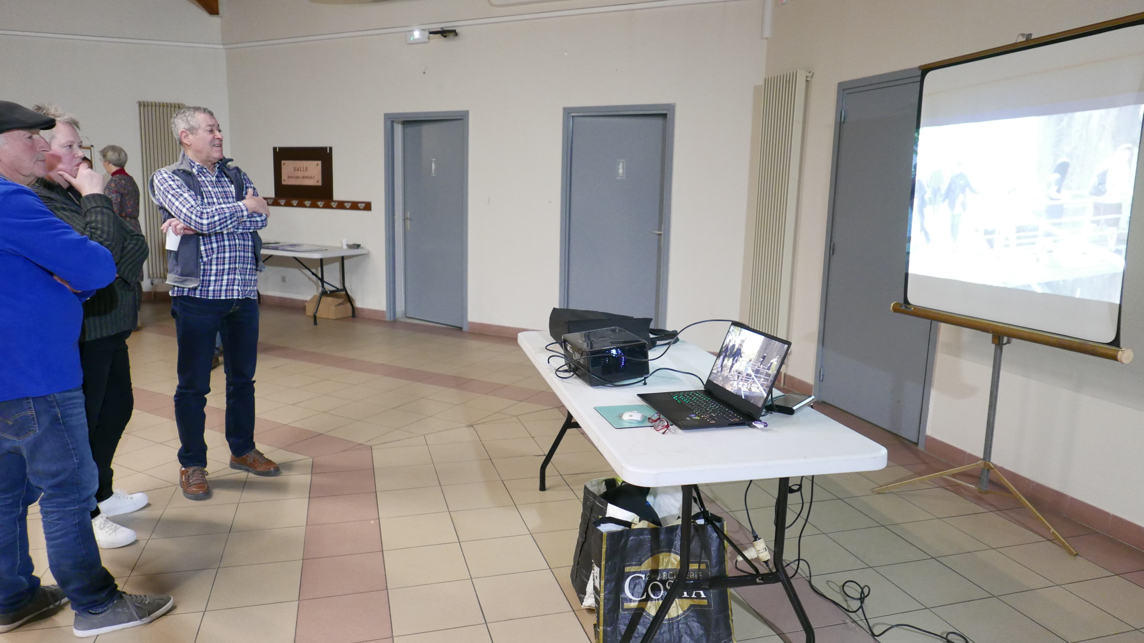 Photo 10 - assemblée générale à Juvignac, salle Jean Louis Herrault